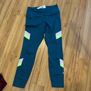 Green Nike training leggings